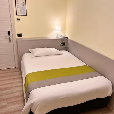 Aurora Hotel 3*