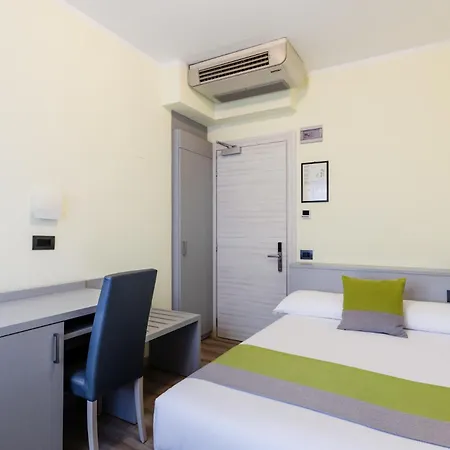 Hotel Aurora 3*